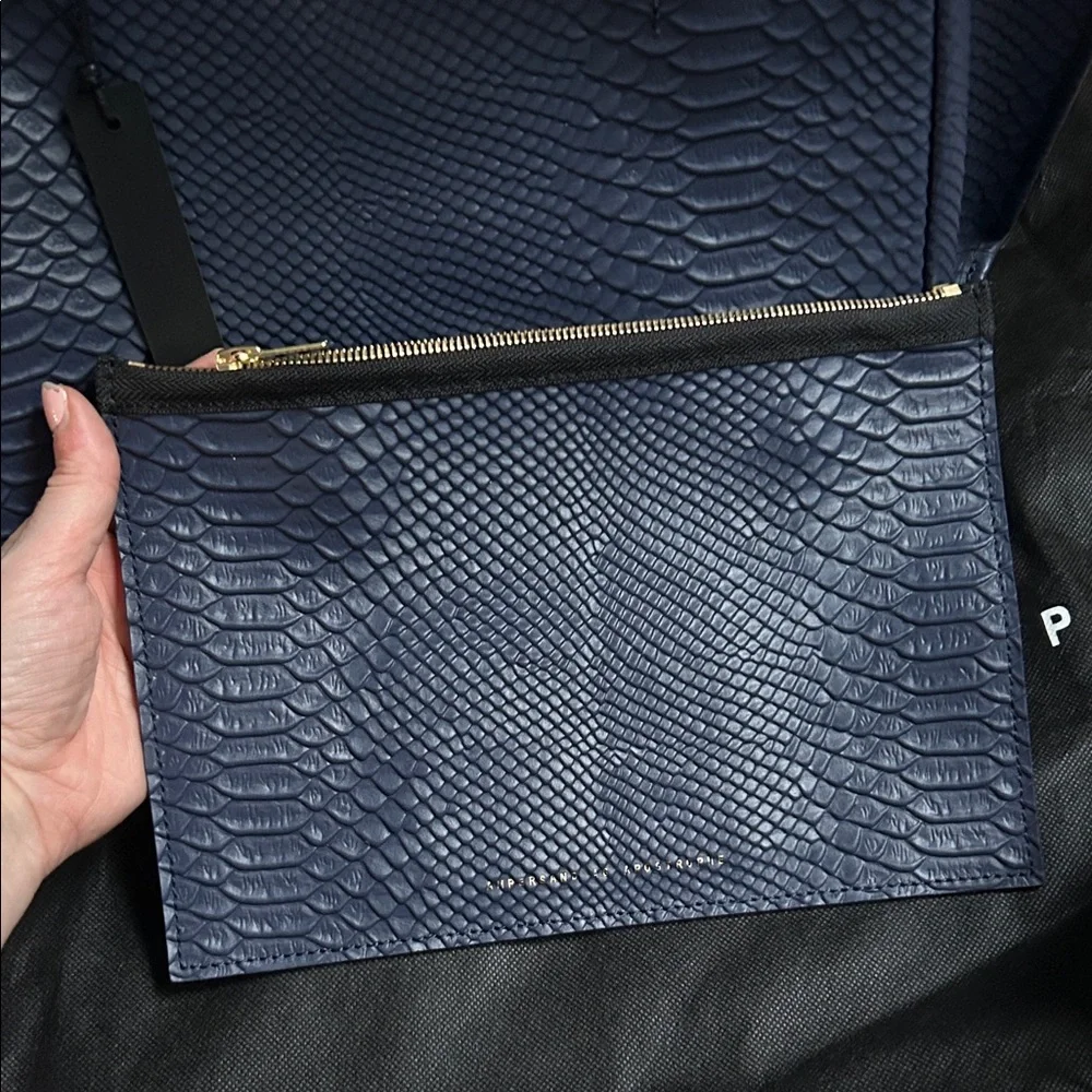 Ampersand As Apostrophe Half Tote Navy Night Python Textured Leather NWT - Picture 9 of 10